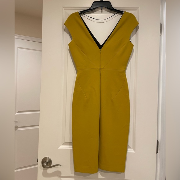Zara V-Neck Yellow Dress - Picture 2 of 5